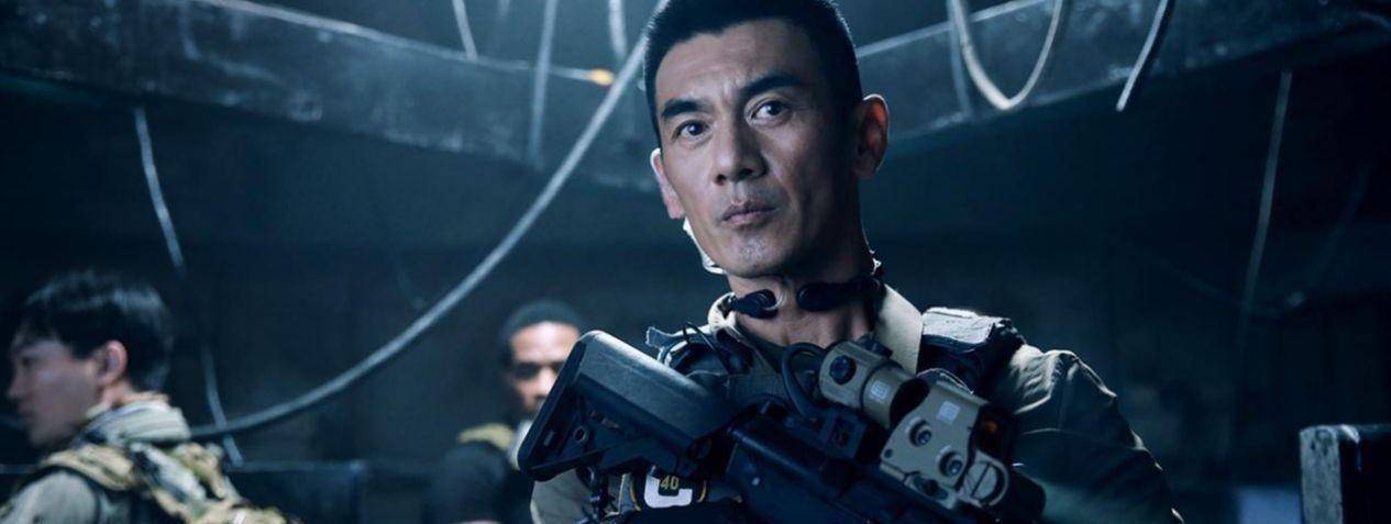 被人工智能控制系统"长夜之光"唤醒,随后一项绝密任务要他们去完成