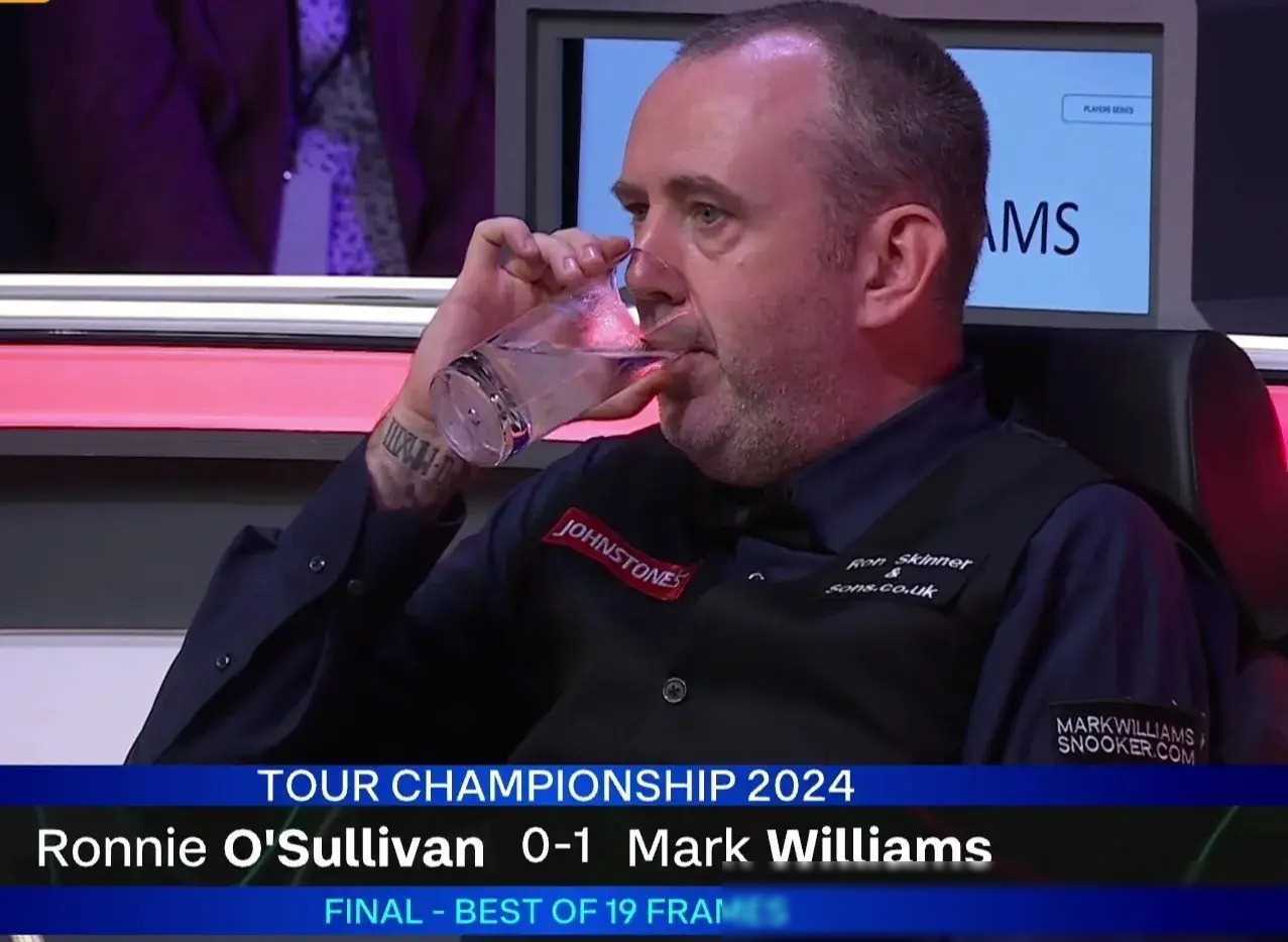 决赛第一阶段5-3领先,一波四连鞭逆转局势_比赛_比分_马克·威廉姆斯