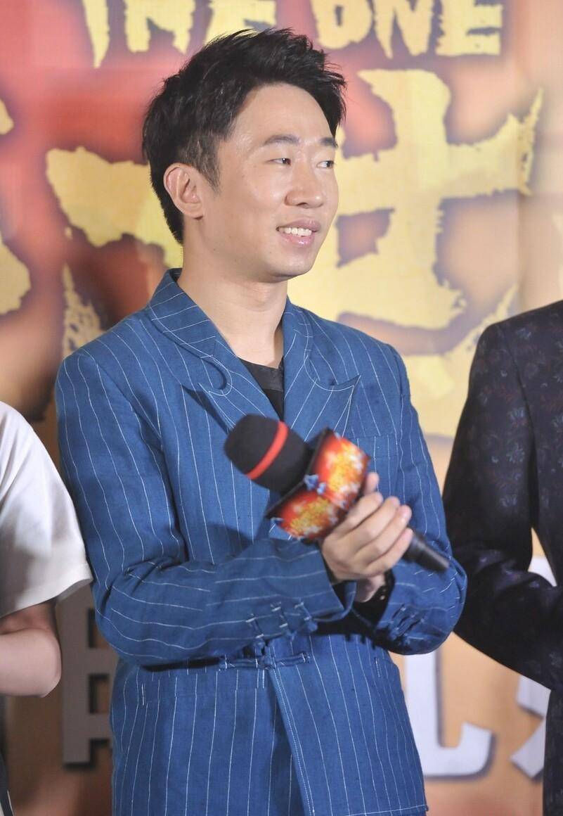 原创吴彤太惨了做客杨迪家职业病犯了一看就是被嘉宾整怕了