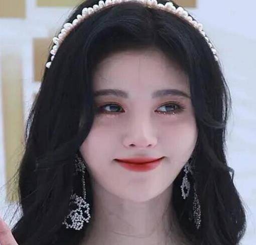 上签名,孟美岐鞠婧祎冯提莫,这才是女星真实颜值_李艺彤_节目_明星