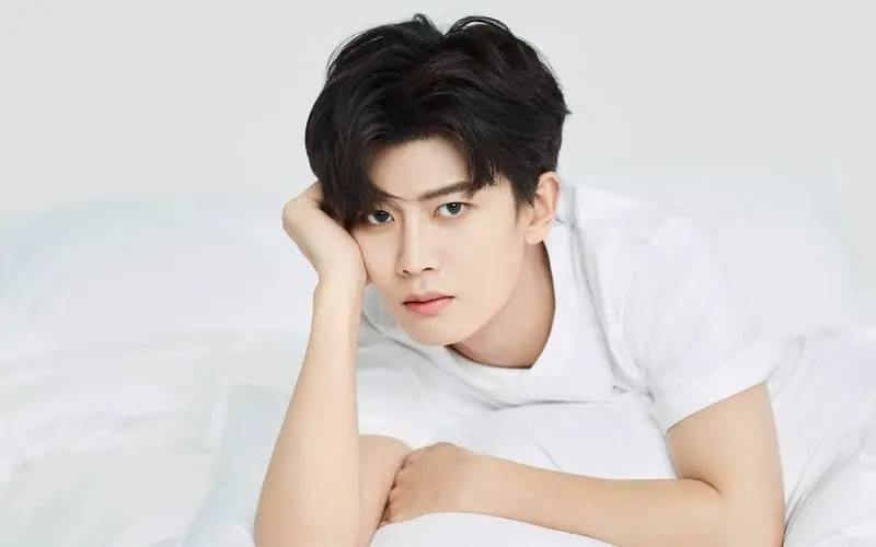 任嘉伦从配角到大男主展现真演技来征服观众