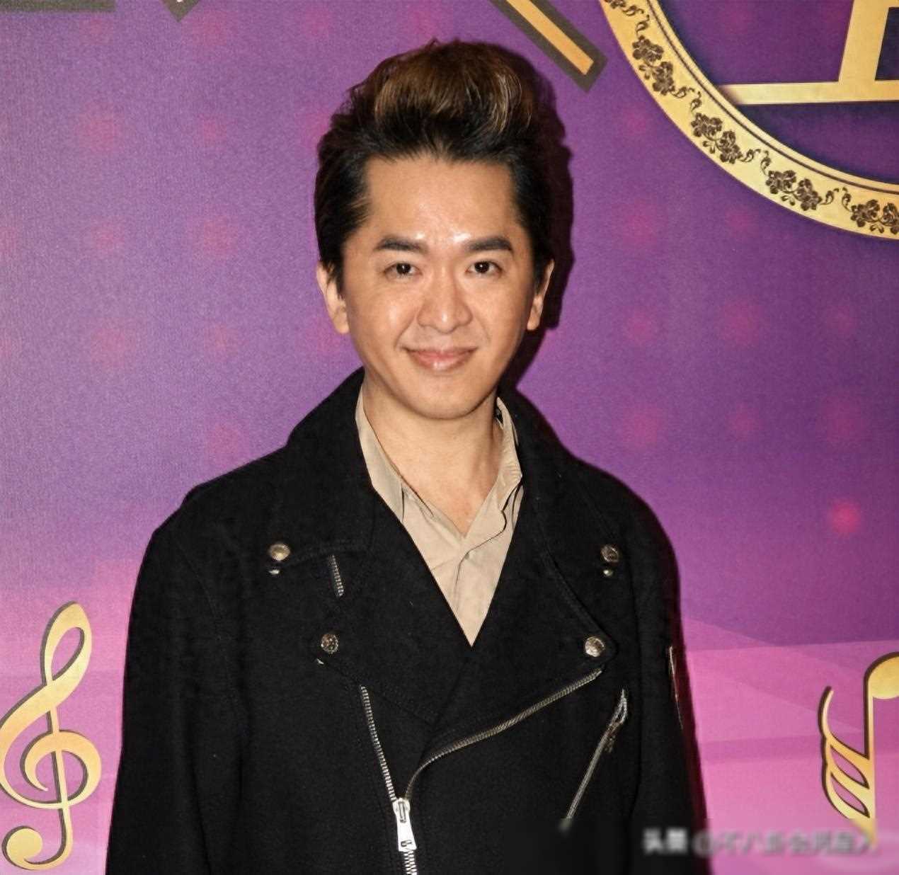 香港富豪带新女友亮相,三女共侍一夫生活十年:再揭秘背后故事_邓兆尊