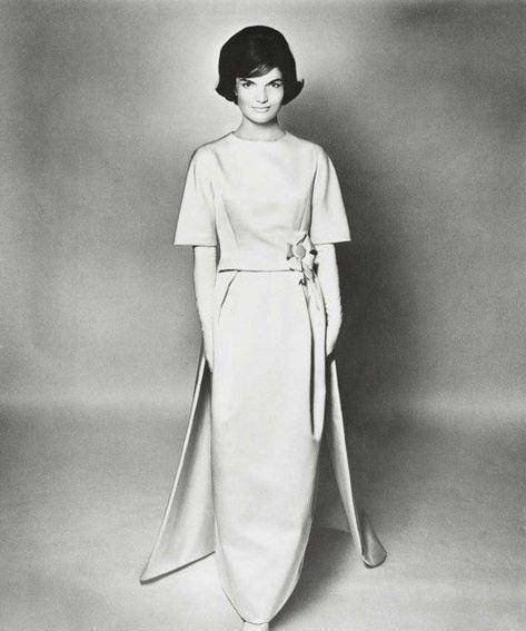 大嘴杰奎琳并不漂亮24岁嫁肯尼迪39岁嫁船王活成了传奇