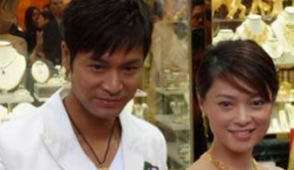 当时郭晋安与刘小慧合作了一部电视剧,并因戏生情.