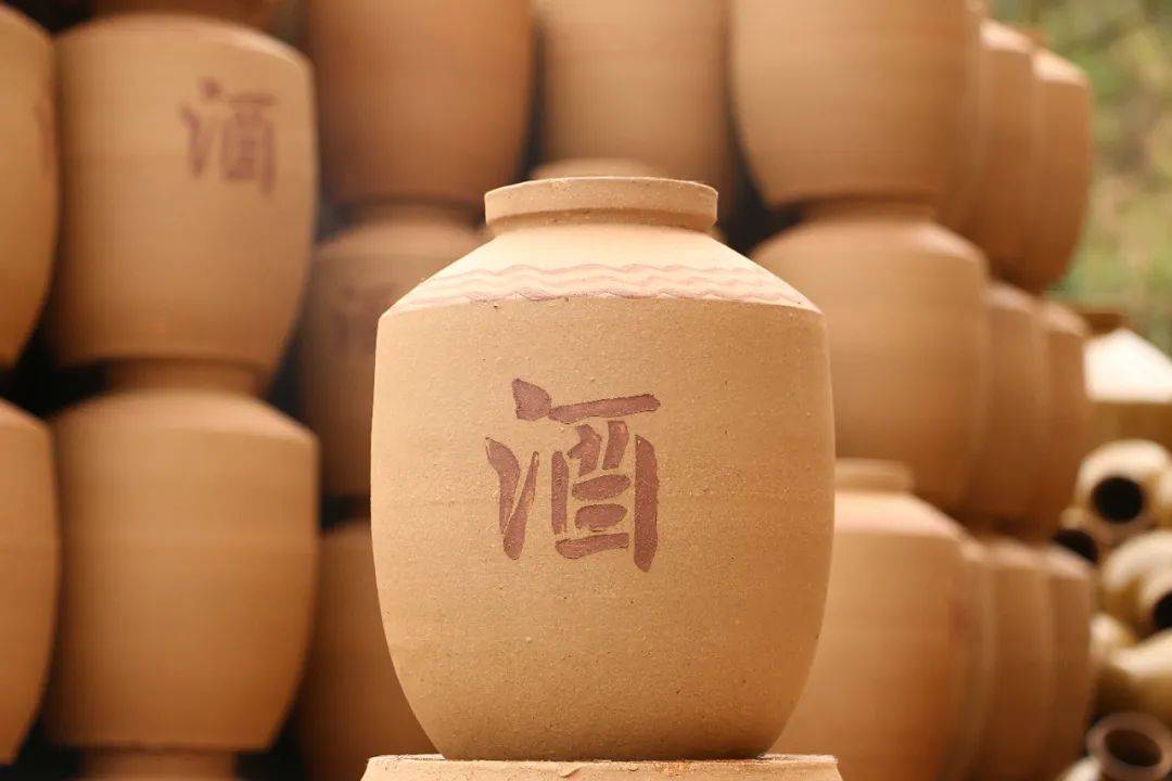 每月约3万个吨坛运往贵州等白酒主产区清香需求提升35倍