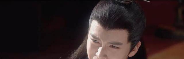 尔冬升有多反感偶像二字看他听大鹏介绍时的表情一目了然