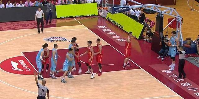 原创发球助攻对手空位三不沾世界杯的周琦回来了你还是那个少年