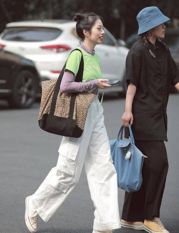 原创现在谁还穿阔腿裤今年工装风才是主流女生穿后帅到不敢认