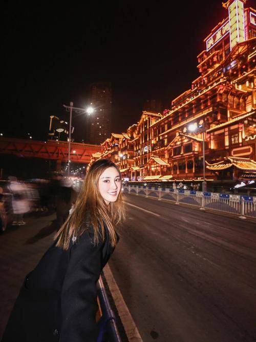 和朋友去重庆李子坝三天需要多少钱重庆三天旅游攻略