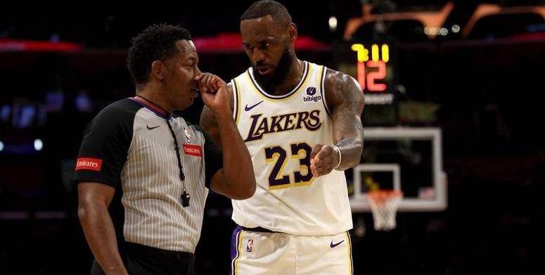 原创詹姆斯开玩笑说被nba压制了裁判简直就是行走的勇士不然我早就拿