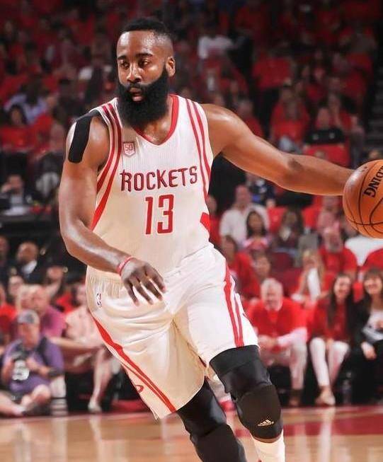 原创哈登在2018年表现有多好一个后撤步三分让联盟改变了规则有多强