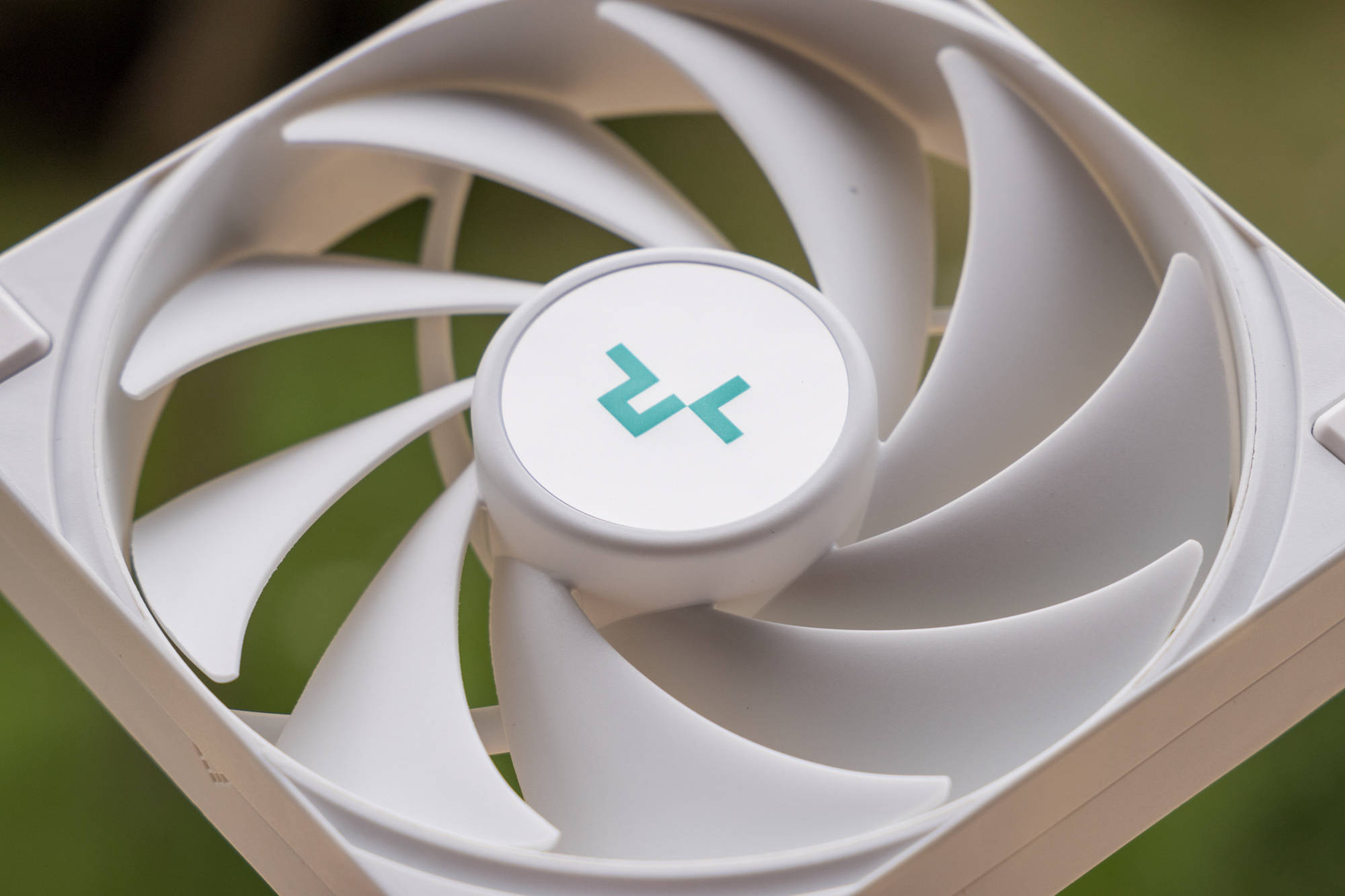 双i平台战力几何13700kfa770装机小记含与7800x3d对比