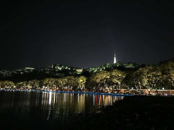 行程安排:第一天:抵达苏州—西园寺—留园—山塘街观夜景山塘街上河道