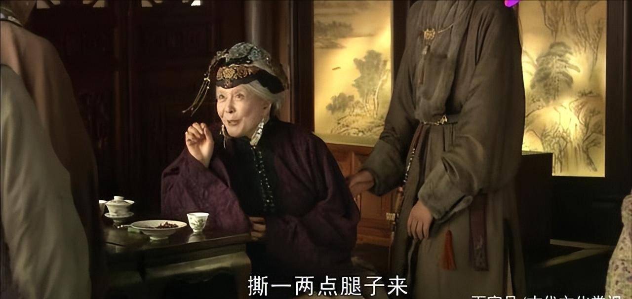 孟元老所作的《东京梦华录》中有一道菜名叫"新法鹌子羹",以鹌鹑作羹