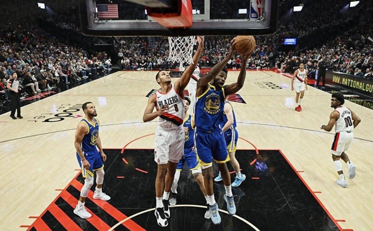 原创科尔铤而走险轮休双核库里第四节完成救赎勇士险胜弱旅超湖人