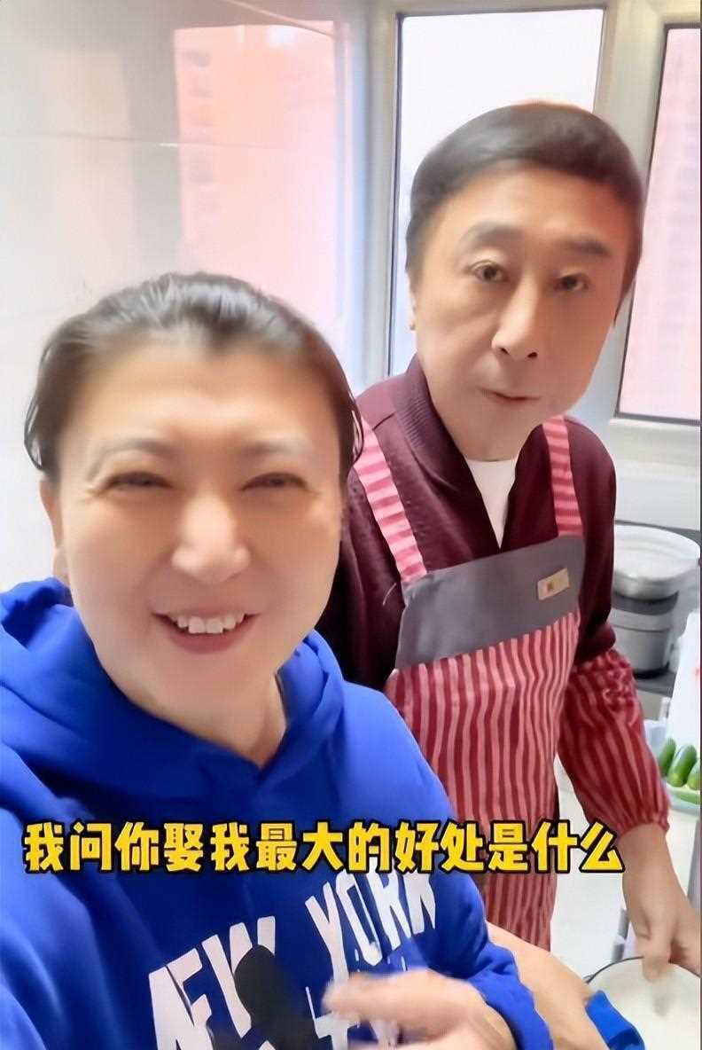原创靠冯巩挤走闫妮一步步成为苦情专业户她一出场就知剧中谁最苦