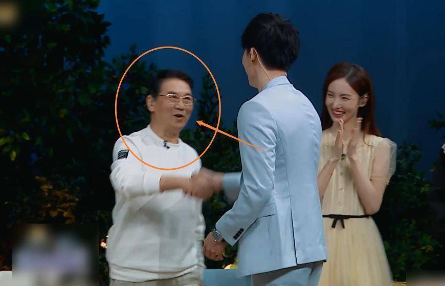 原创发现金晨爸爸对自己黑脸后有谁注意卡斯柏反应暴露情商高低