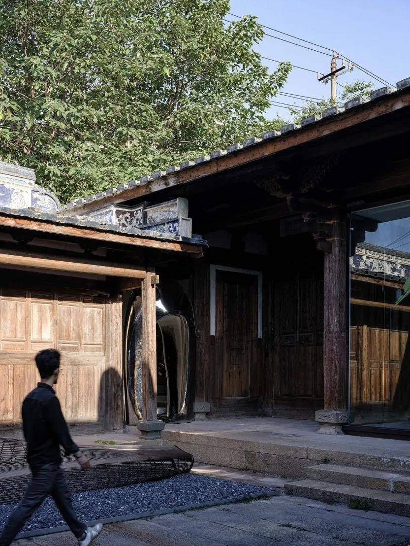 古厝新生集艺术馆图书馆办公及商业于一体的复合空间contemporary