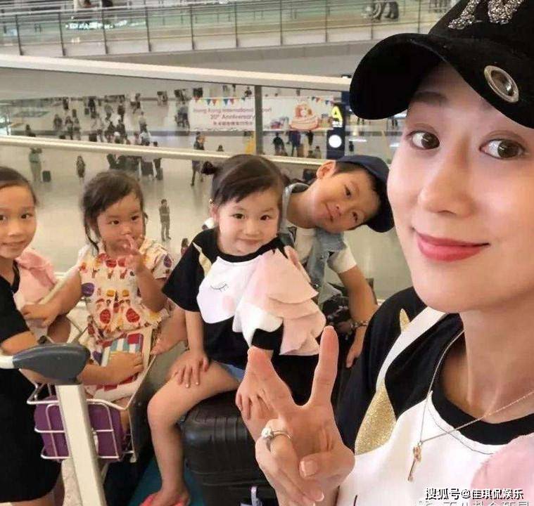 原创蒋丽莎5年剖4胎竟然还学外国人不坐月子现在生活怎样了