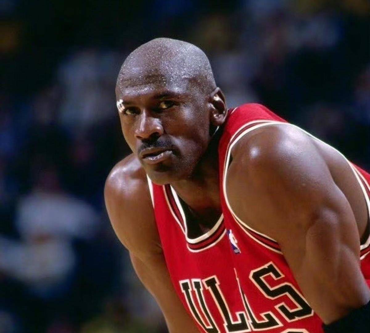 原创谁都是身价超过8亿美元的nba球星只有4个人做到了詹姆斯12亿乔丹