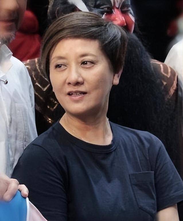 原创分手富豪前夫净身出户的张国立60岁才当上母亲