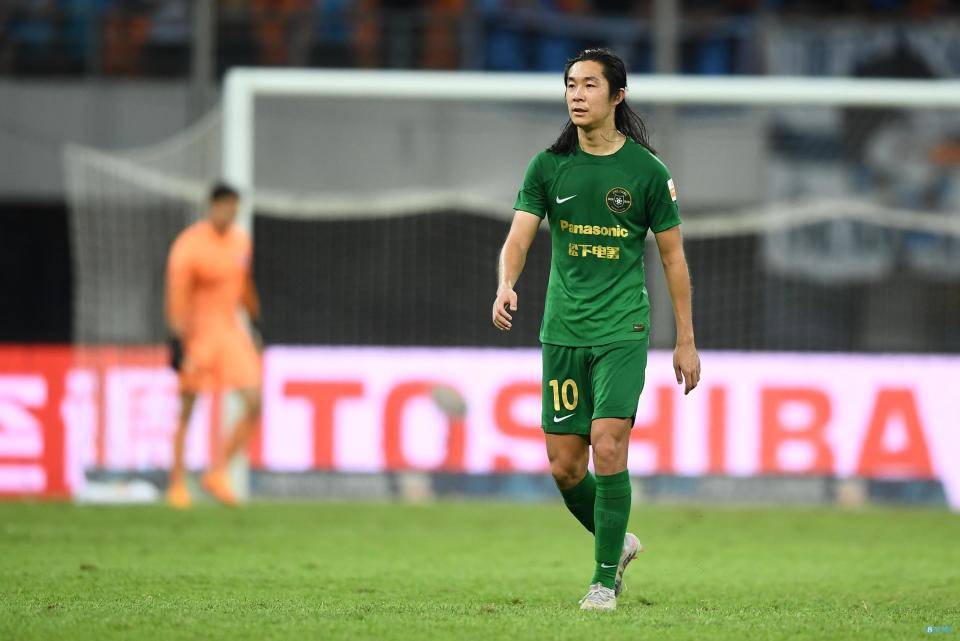 中超新赛季乱七八糟发型比韦世豪玫瑰金更惊艳就属李智丁香色发型