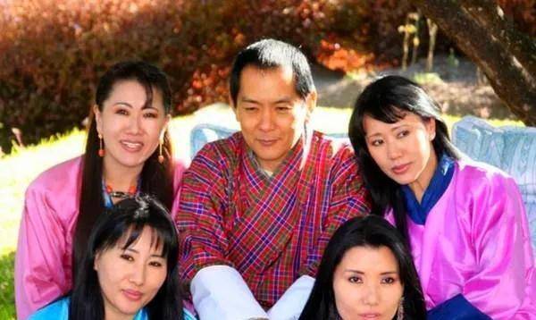 原创16岁继位24岁娶姐妹4人生5子5女51岁退位安度晚年