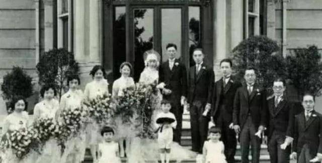 上海滩最精致女人,112岁还化妆,穿高跟,擦香水把自己活成女神_严幼韵