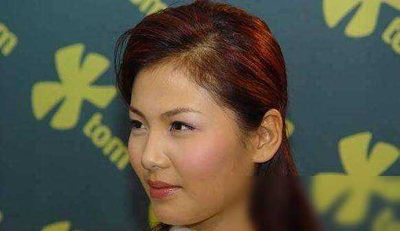 刘涛出道时的照片,长相大变,与现在判若两人!