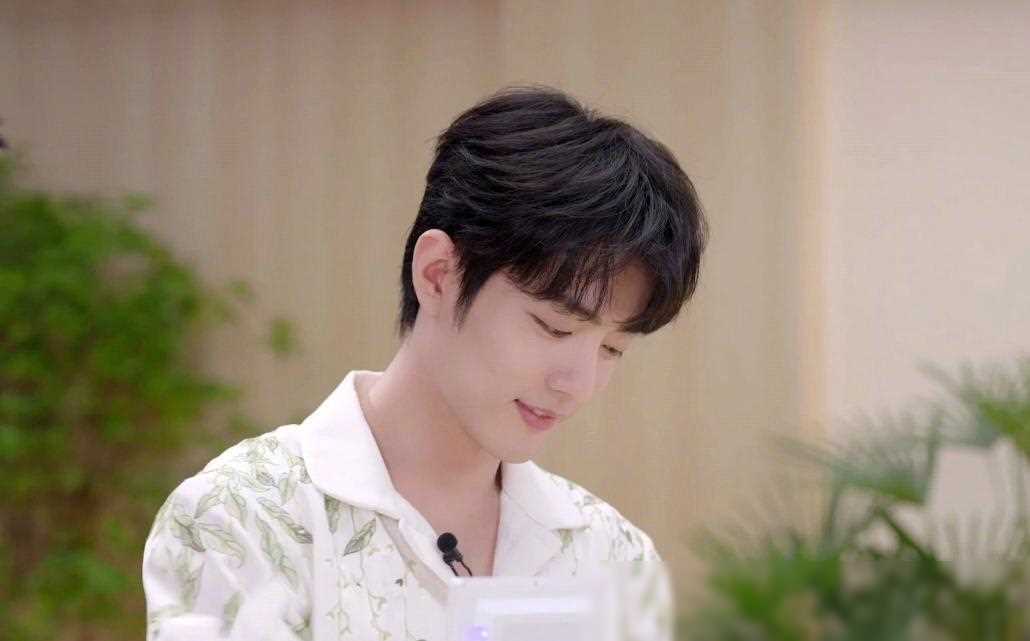 肖战多元角色中的卓越魅力与敬业精神