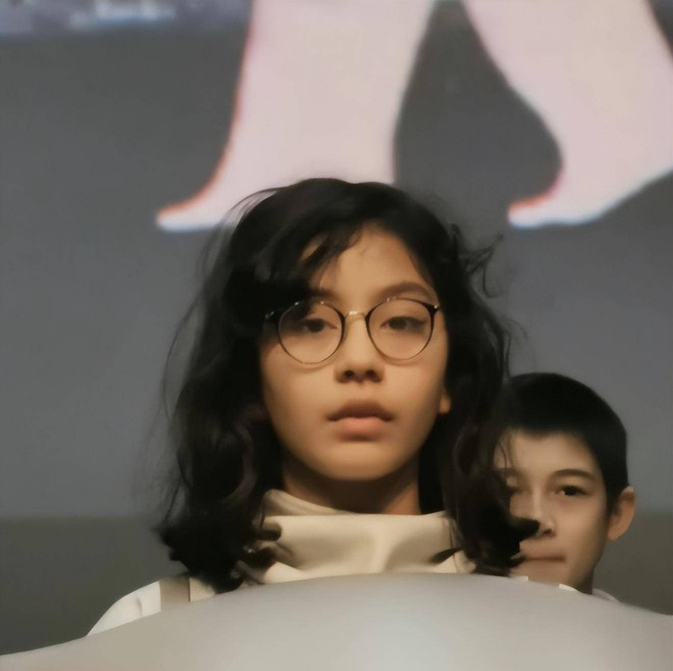 感,长相更像是随了亚洲人的爸爸,身高在同龄人中也是鹤立鸡群的存在