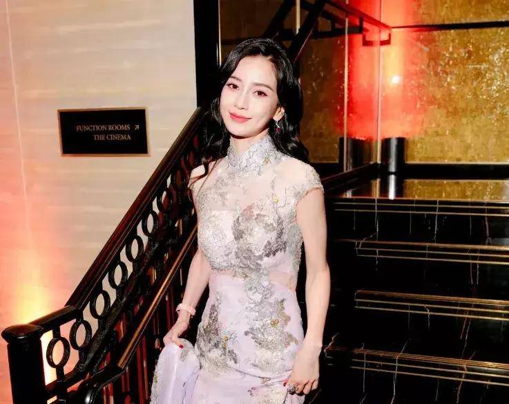 原创baby没工作叶珂忙事业黄晓明前任和现任近况摆一起差距明显