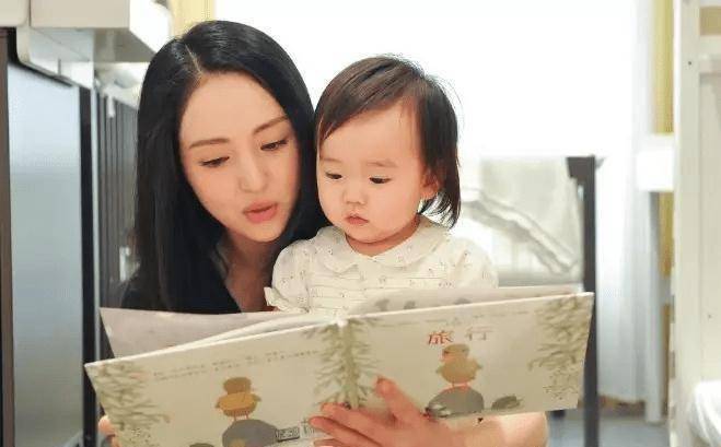 原创董璇与90后男演员苏小玎牵手被拍如果有爱相差11岁不是障碍