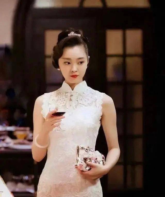 蒋梦婕蒋梦婕的长相也是非常有古典特色的,脸型,给人的