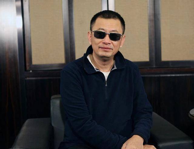 读懂王家卫的镜头和音乐,才明白《花样年华》不仅仅在说爱情