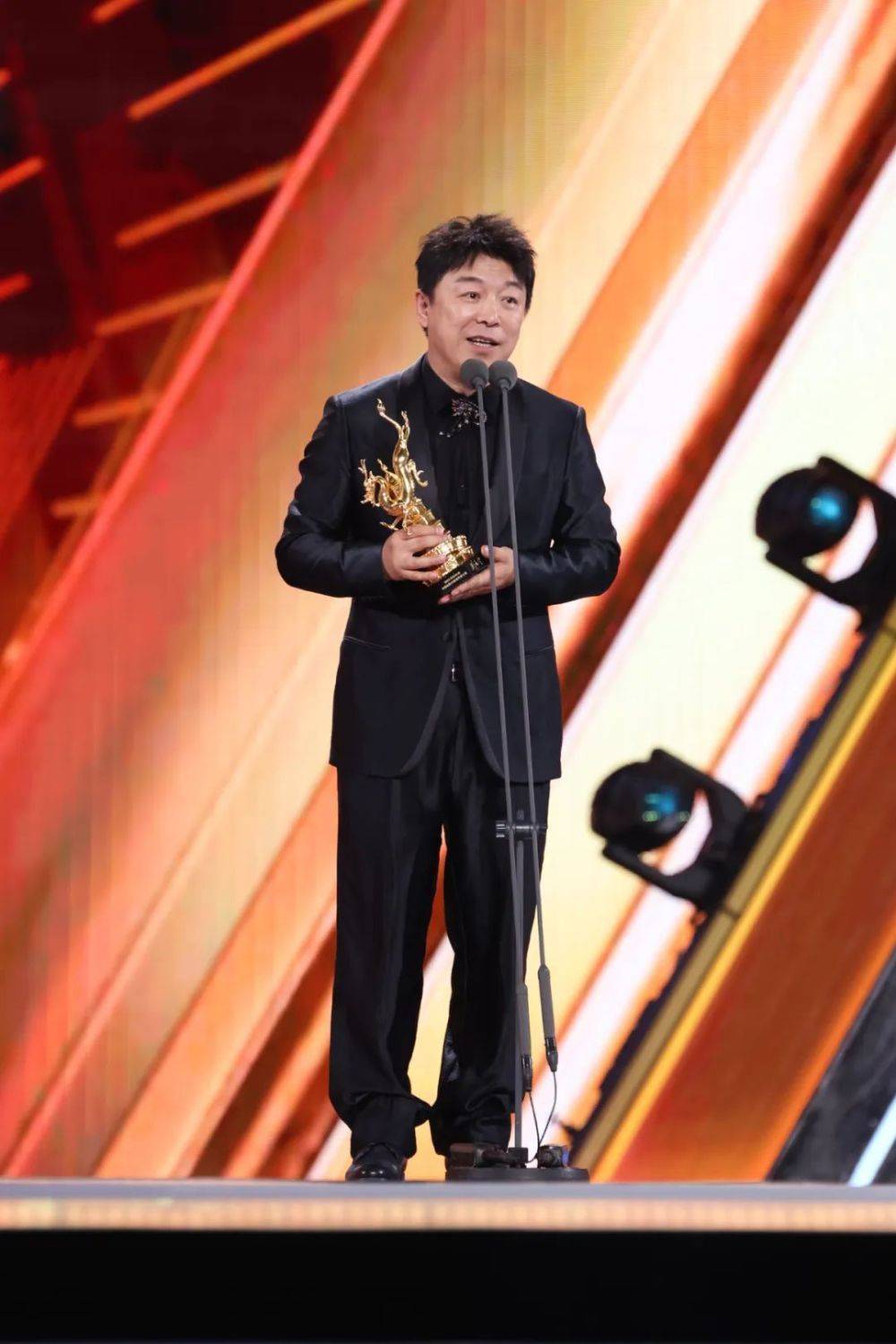 电影频道m榜荣誉盛大揭晓张艺谋成龙黄渤马丽等影人获殊荣