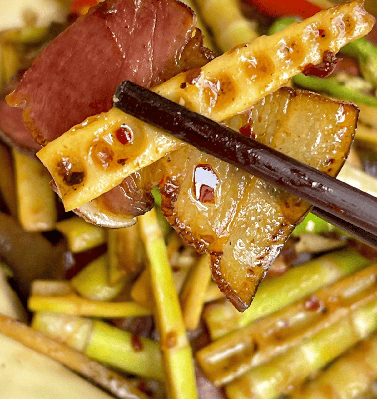 竹笋炒腊肉:家常佳肴的味蕾盛宴