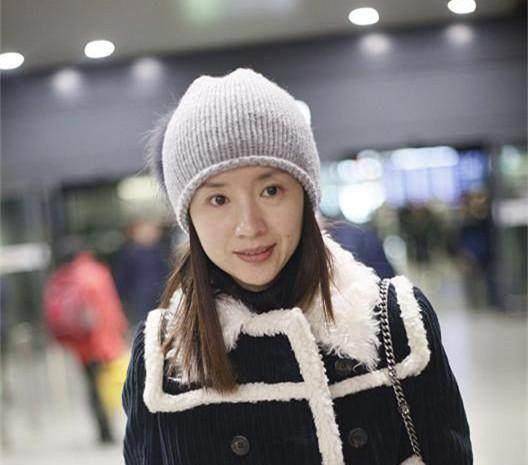 原创董洁衰老速度太快脸垮皮松似60岁老太网友全是自己作的