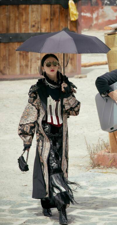 司藤中景甜28套旗袍造型,霸气女王万种时尚,实力演绎人间富贵花