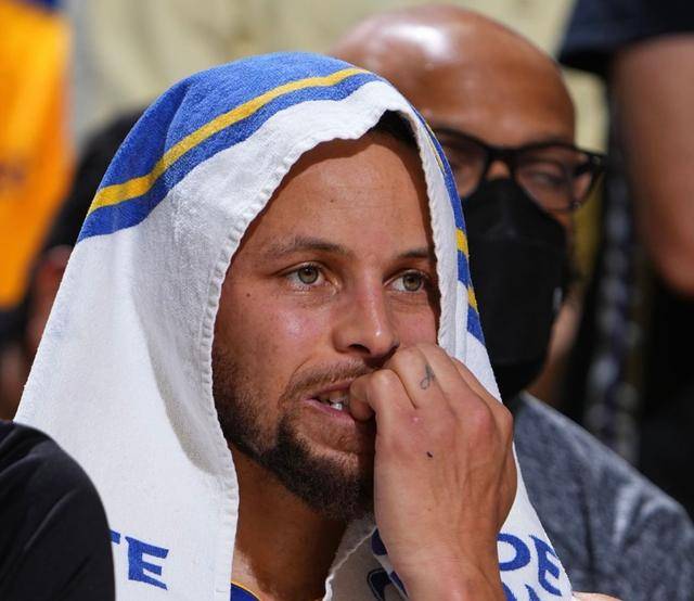 汤普森和格林的缺席进一步放大了问题.