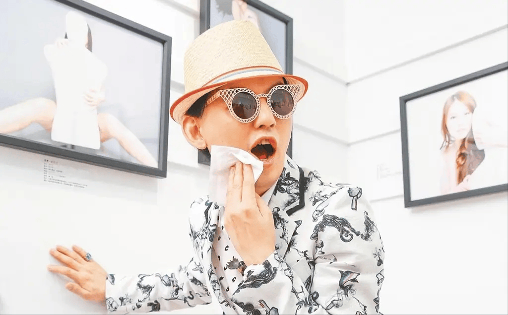 原创又一实锤黄子佼诱骗受害女生拍照话术曝光网友真无耻