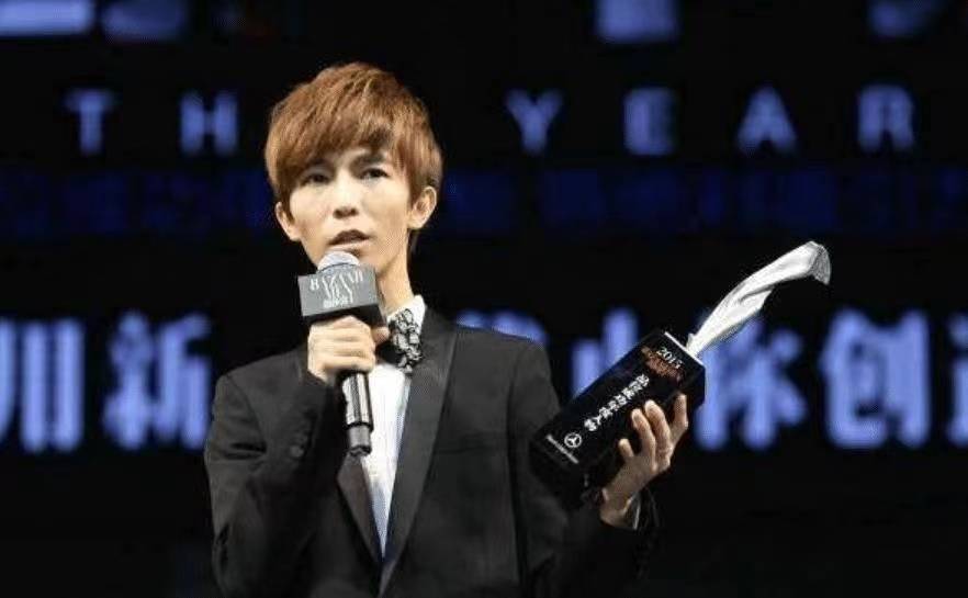 郭敬明开新店人均消费1500元网友质疑其割韭菜:又不是他亲自做_上海