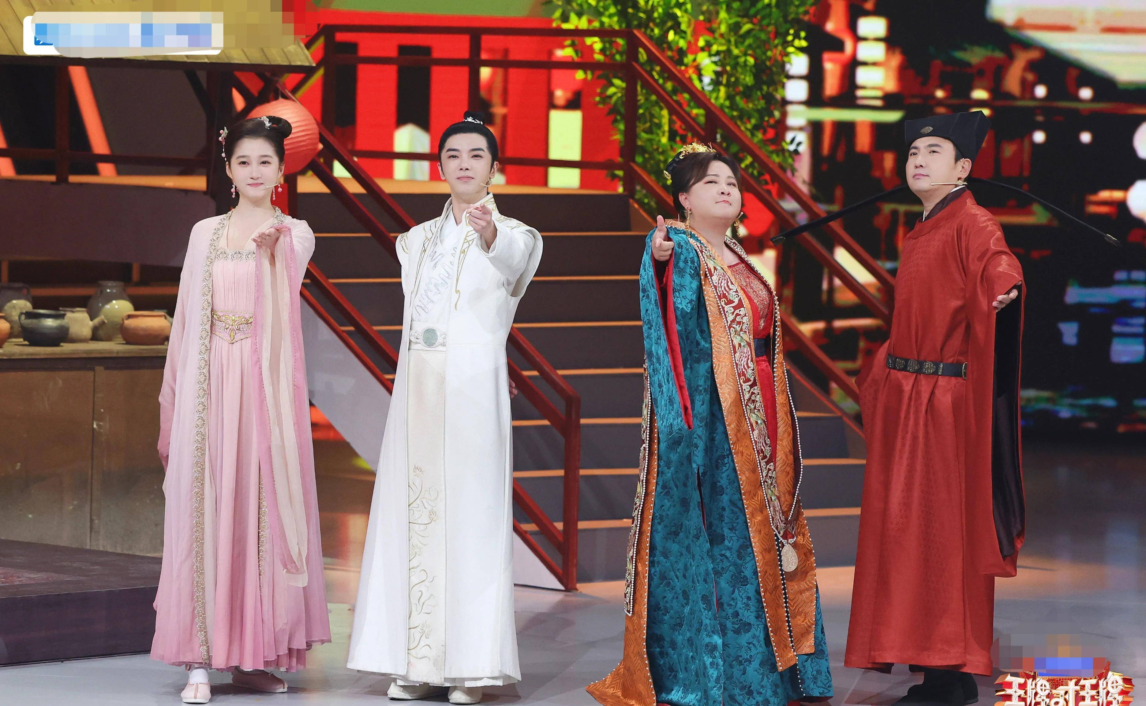 原创关晓彤王牌再现空姐造型颜值身材超棒丝毫不惧你叉叉标签