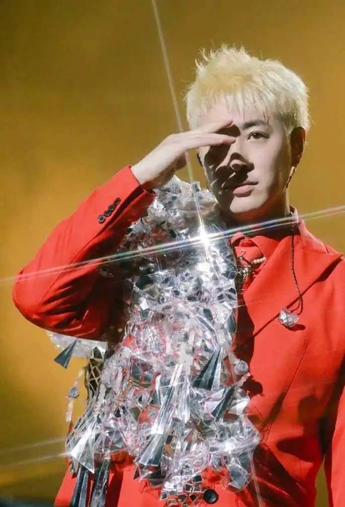 从《反转地球》到《壁虎漫步》再到《爱上未来的你》,潘玮柏的大多数