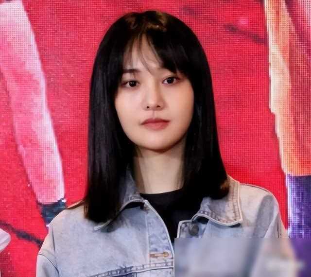 郑爽近照大变样公司注销发文回应财产清零引关注