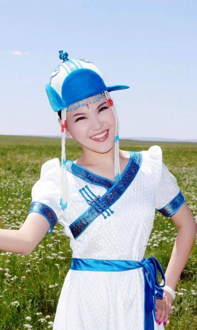 原创歌手乌兰图雅都38岁了她为何还不结婚