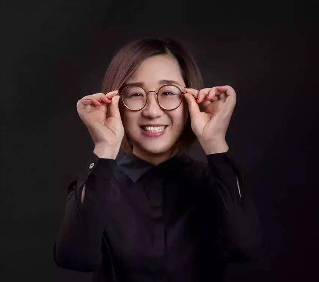 当你身陷贫穷看奇葩辩手傅首尔的经历也许会改写你的人生