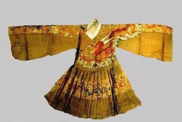 原创南京挖出明朝古墓竟是锦衣卫墓里面一个蓝釉瓶成焦点