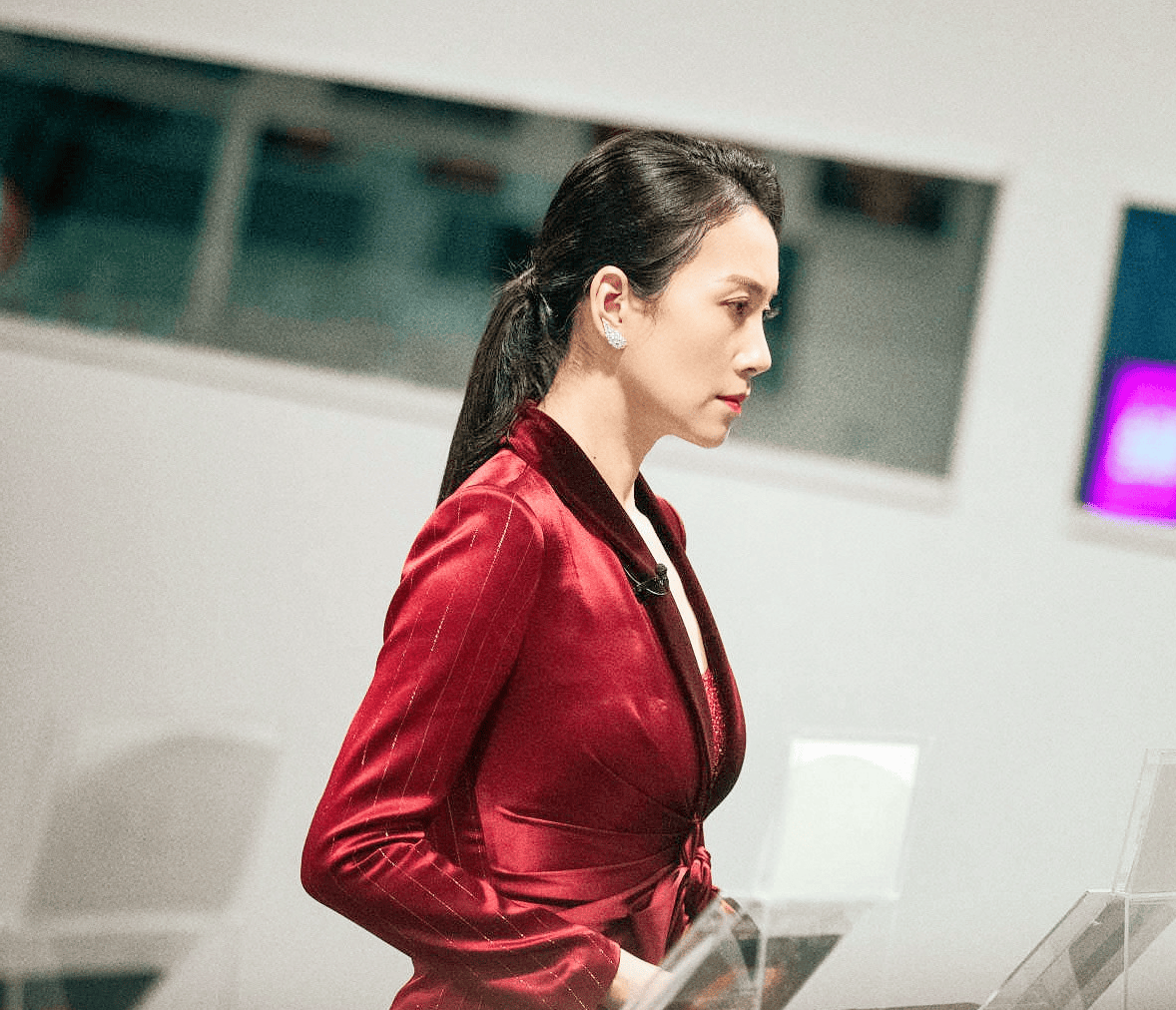 她是海清同班同学为让父母住上豪宅拼命拍戏嫁初恋恩爱至今