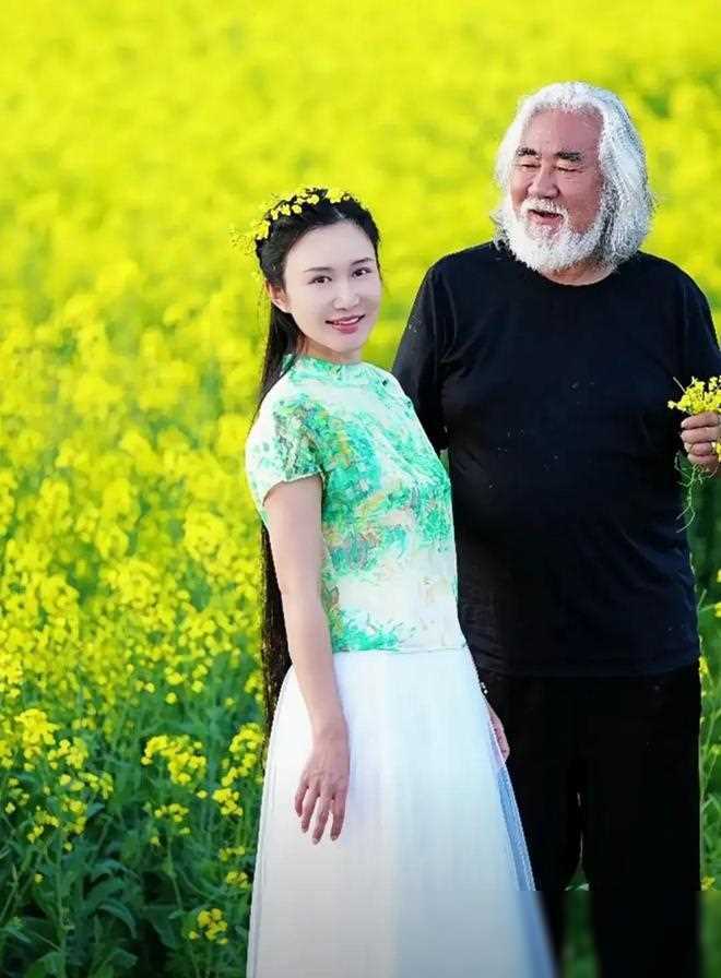 张纪中的老婆图片